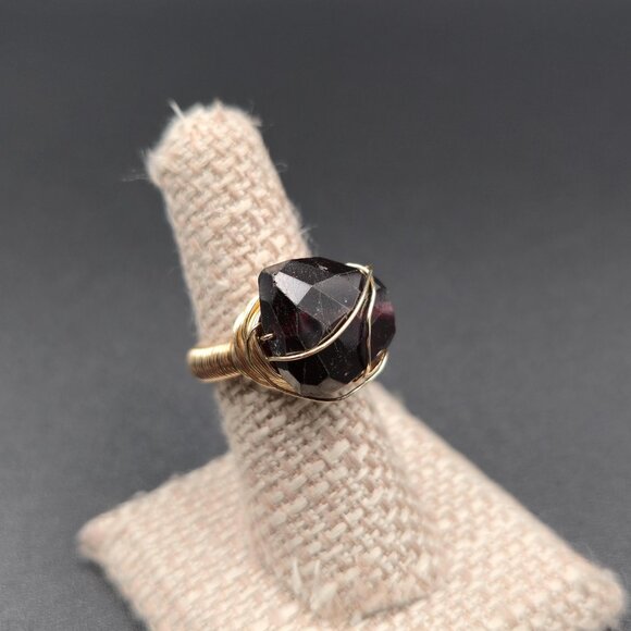 Size 7 Gold Plated Over Sterling Silver Wire Rough Garnet Stone Ring A6508 - Picture 2 of 8